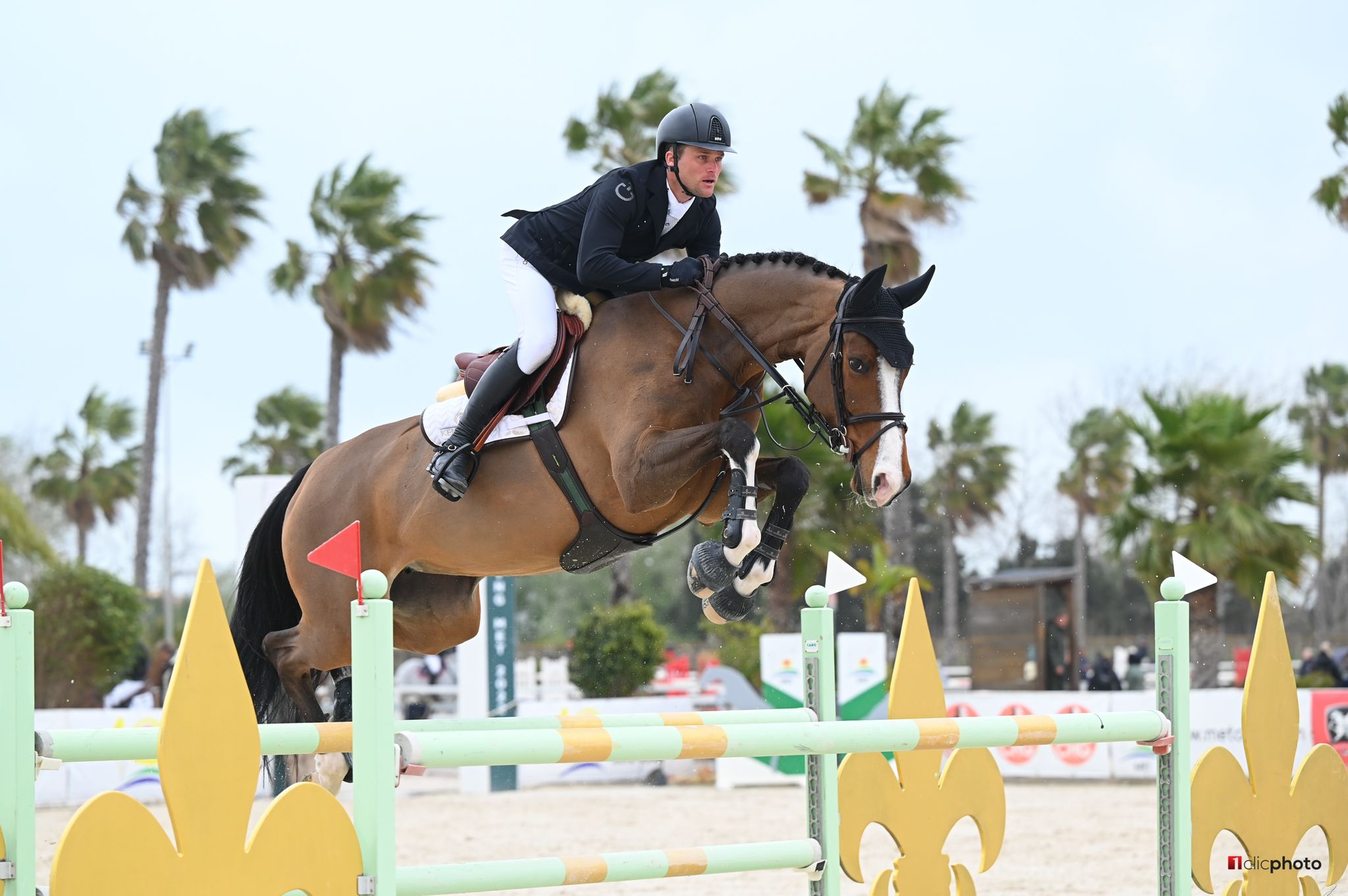 1clicphoto Hervé Bonnaud_Alexander_Schill_Mediterranean-Equestrian-tour-Equine_74